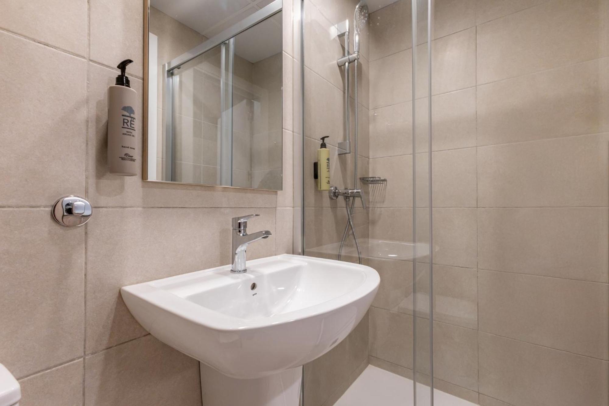 Hotel Nido Malvarrosa Valensiya Oda fotoğraf