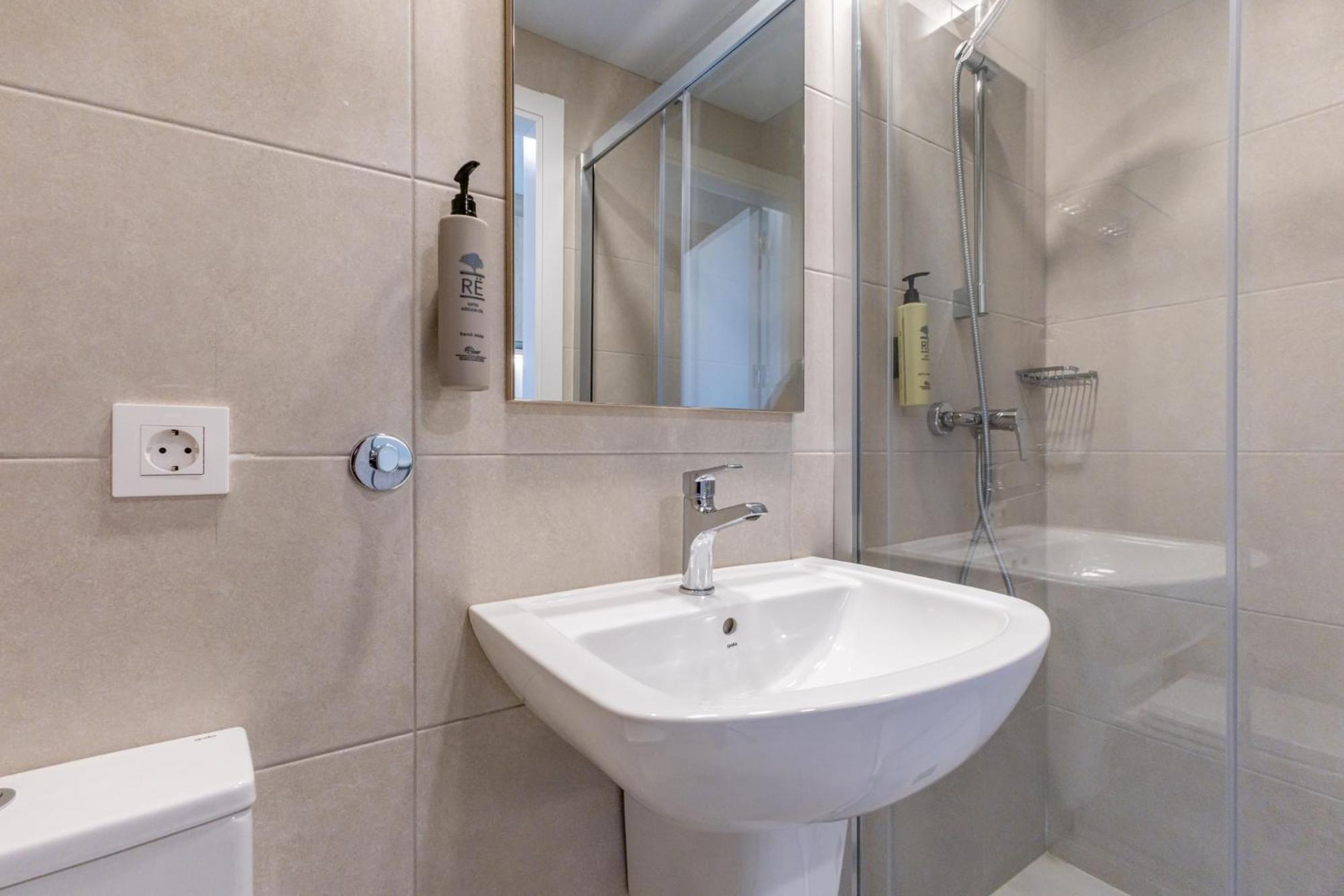 Hotel Nido Malvarrosa Valensiya Oda fotoğraf